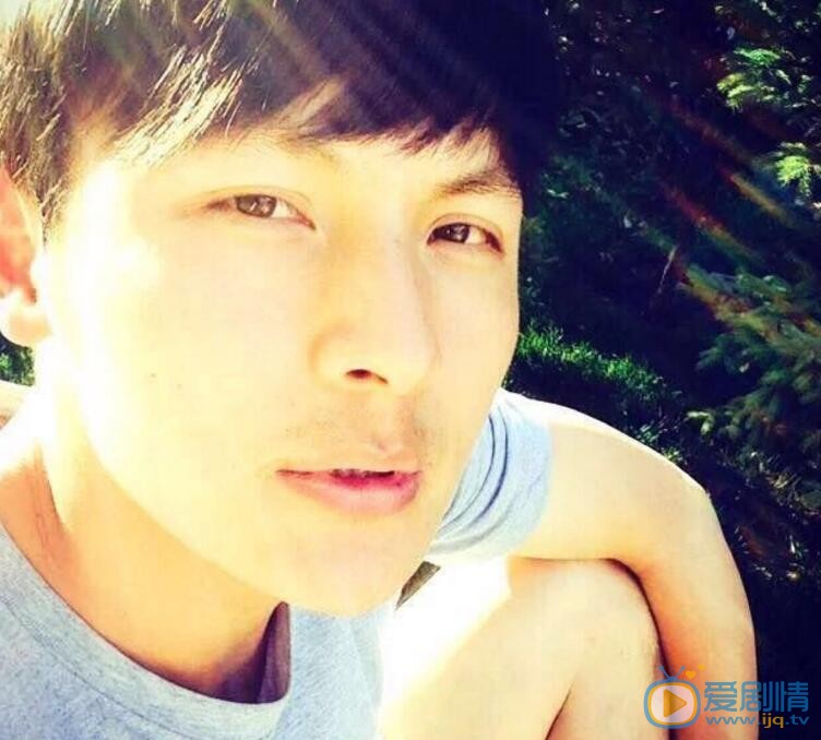 李连正生活照 李连正高清写真_李连正高清剧照