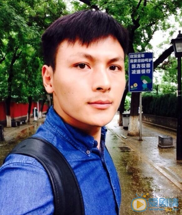 李连正生活照 李连正高清写真_李连正高清剧照