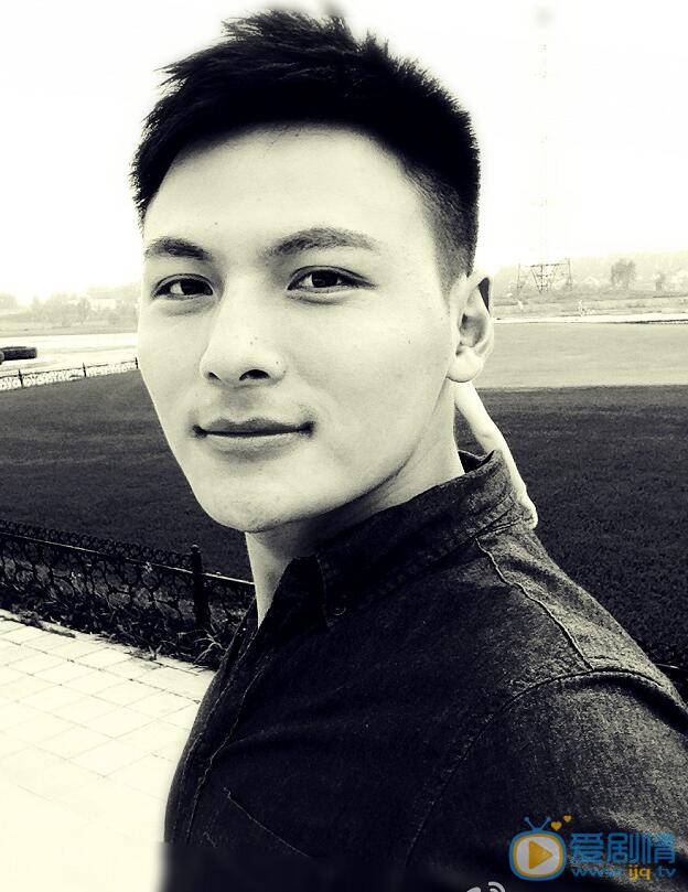 李连正生活照 李连正高清写真_李连正高清剧照