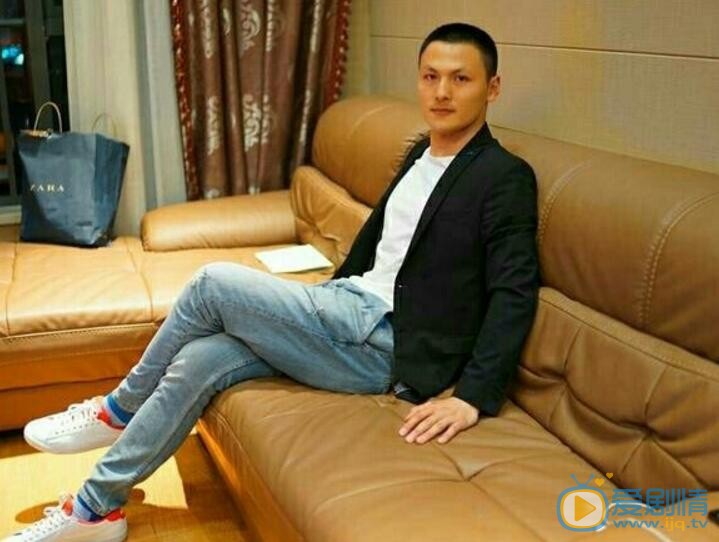 李连正生活照 李连正高清写真_李连正高清剧照