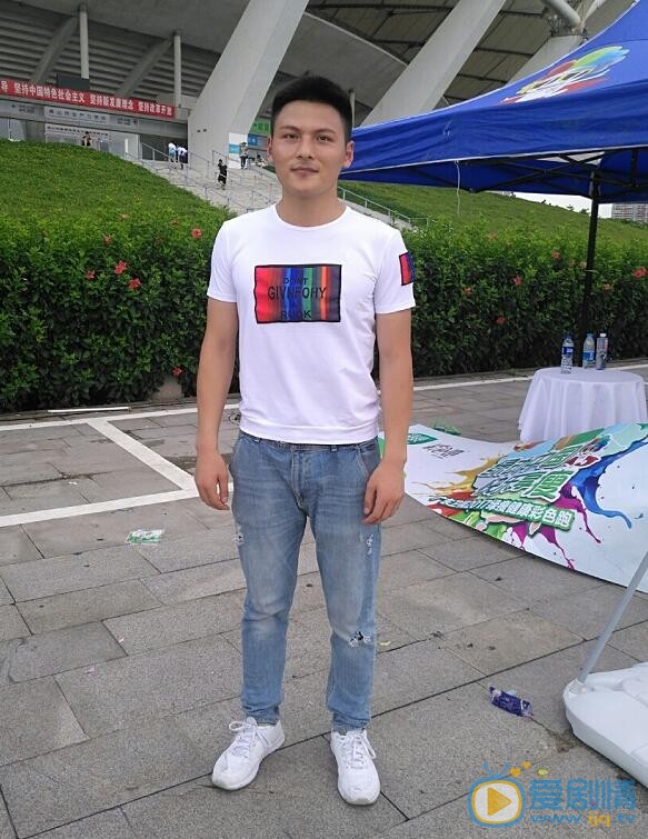 李连正生活照 李连正高清写真_李连正高清剧照