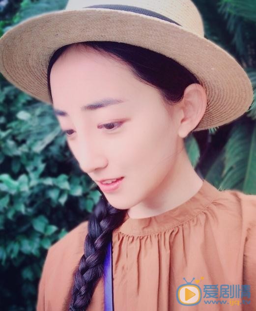 曲凌子生活照 曲凌子高清写真_曲凌子高清剧照