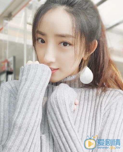曲凌子生活照 曲凌子高清写真_曲凌子高清剧照