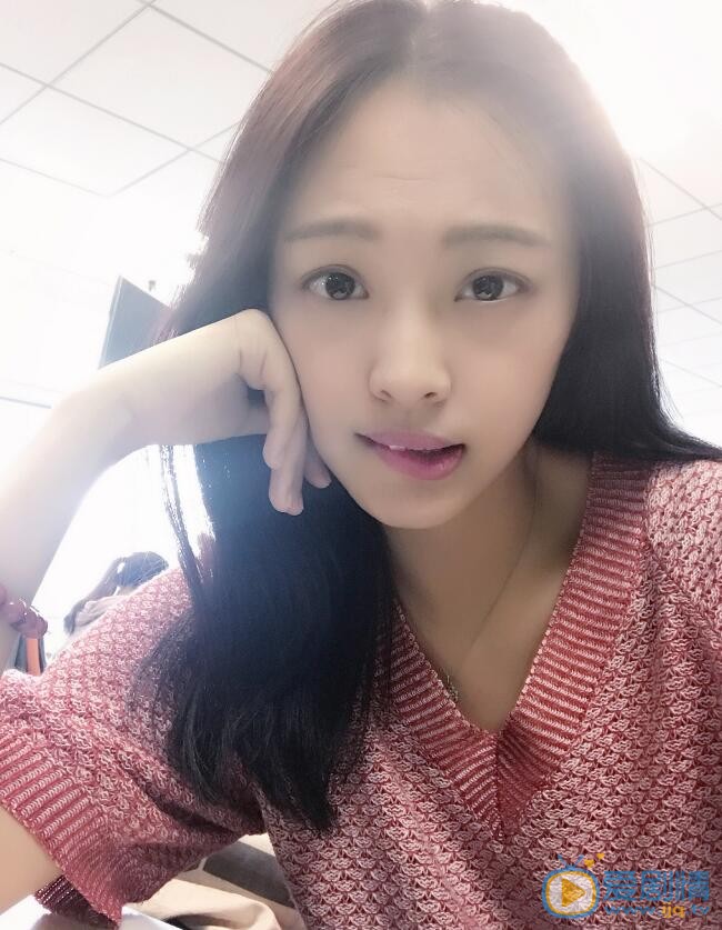 李柏蓉卖萌照 李柏蓉高清写真_李柏蓉高清剧照