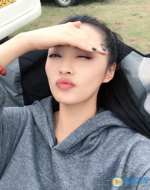 李柏蓉卖萌照 李柏蓉高清写真_李柏蓉高清剧照