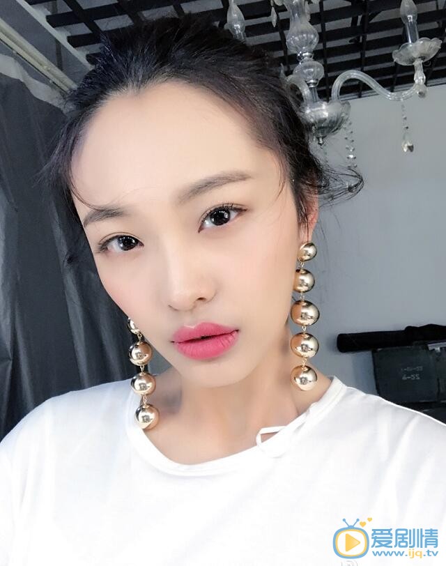 李柏蓉卖萌照 李柏蓉高清写真_李柏蓉高清剧照