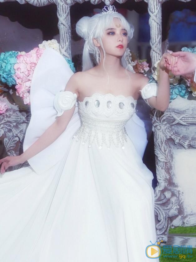 血纯茗雅《美少女战士》cos 血纯茗雅高清写真_血纯茗雅高清剧照