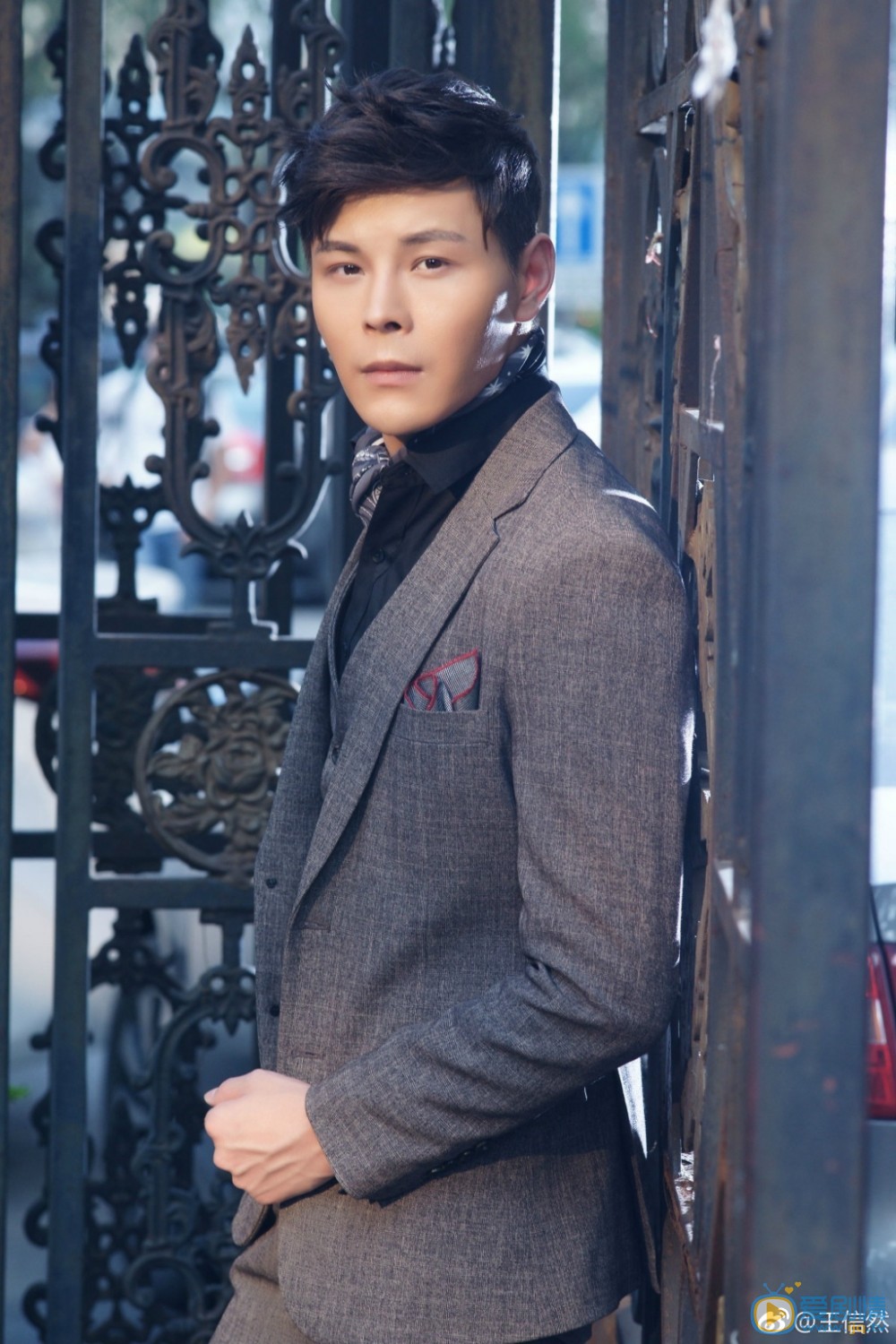 王信然绅士写真 王信然高清写真_王信然高清剧照