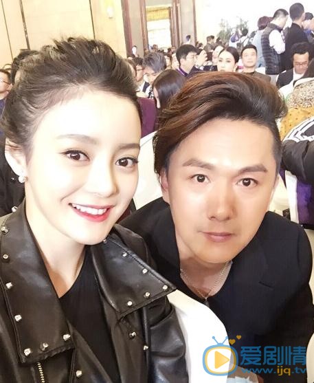 王瑞子与人合照 王瑞子高清写真_王瑞子高清剧照