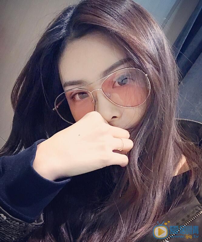 常曦元卖萌照 常曦元高清写真_常曦元高清剧照