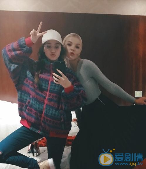 恩美与人合照 恩美高清写真_恩美高清剧照