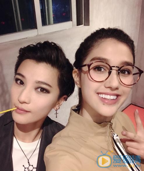 恩美与人合照 恩美高清写真_恩美高清剧照
