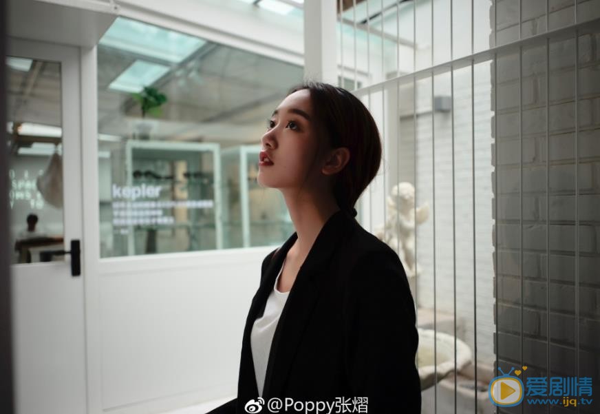 张熠时尚街拍 张熠高清写真_张熠高清剧照