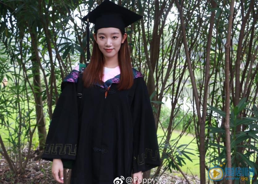张熠毕业照 张熠高清写真_张熠高清剧照