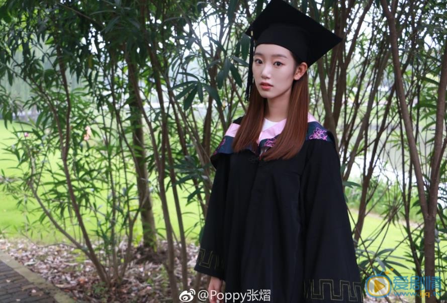 张熠毕业照 张熠高清写真_张熠高清剧照
