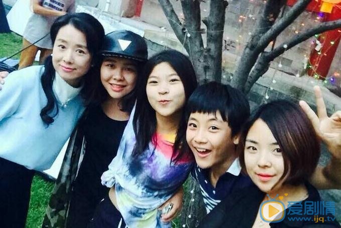 边程与人合照 边程高清写真_边程高清剧照