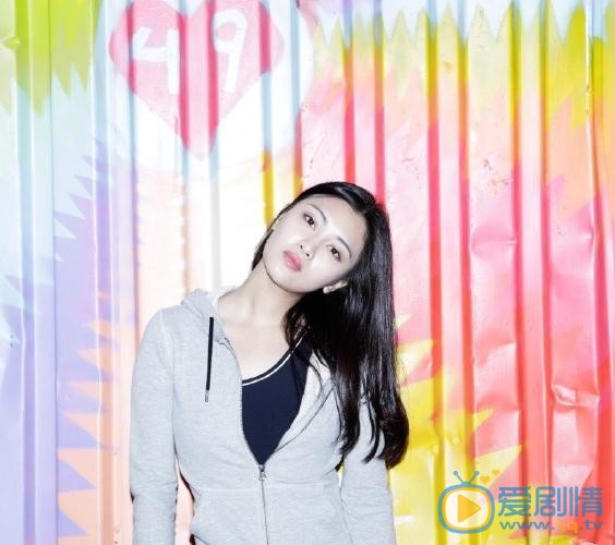 王俏霖街拍写真 王俏霖高清写真_王俏霖高清剧照