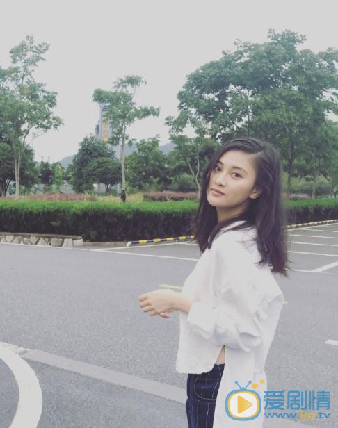 王俏霖街拍写真 王俏霖高清写真_王俏霖高清剧照