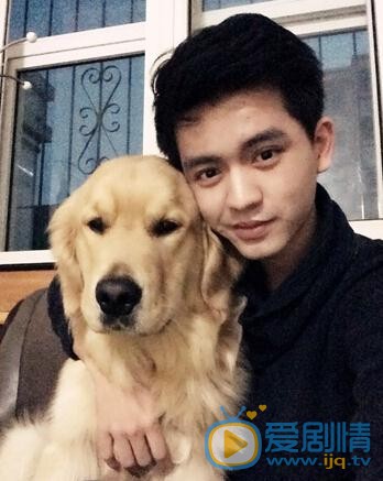隋柯名与宠物合照 隋柯名高清写真_隋柯名高清剧照