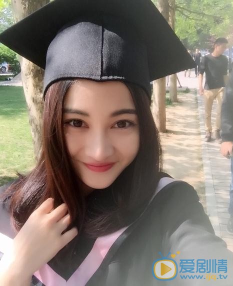 王俏霖毕业的一天 王俏霖高清写真_王俏霖高清剧照