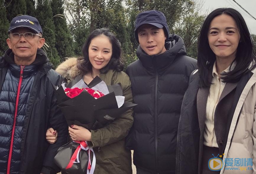高叶与人合照 高叶高清写真_高叶高清剧照