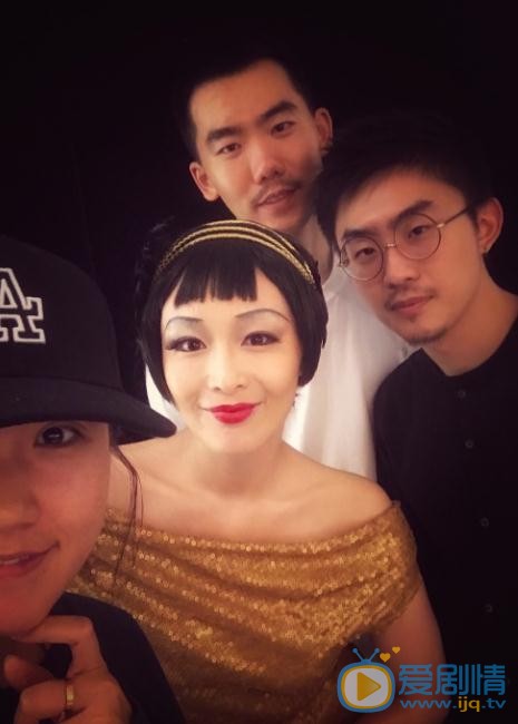 高叶与人合照 高叶高清写真_高叶高清剧照