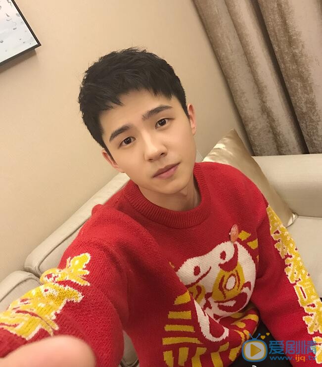 刘昊然生活照 刘昊然高清写真_刘昊然高清剧照