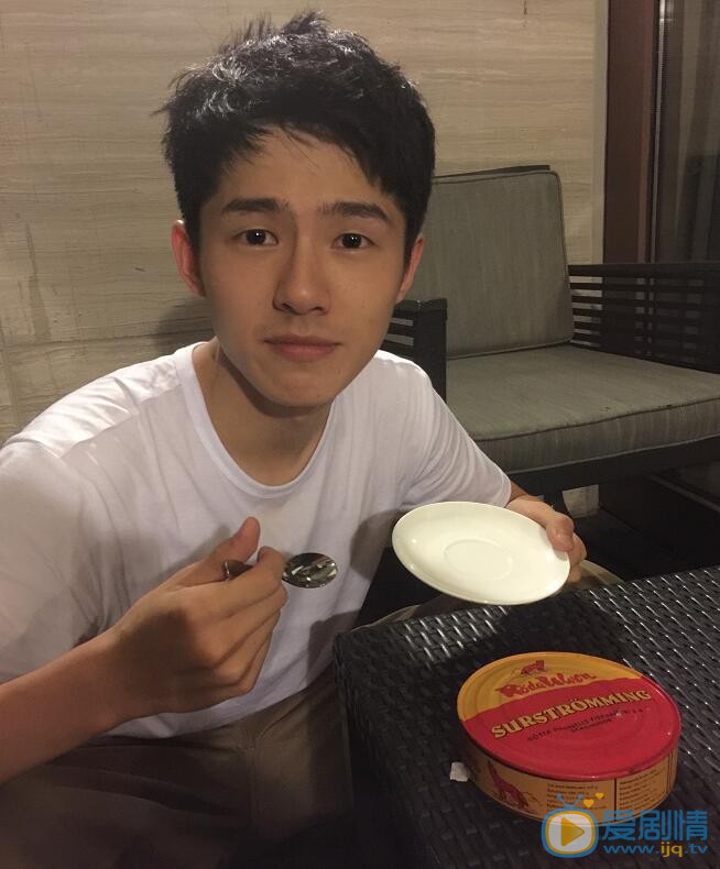 刘昊然生活照 刘昊然高清写真_刘昊然高清剧照