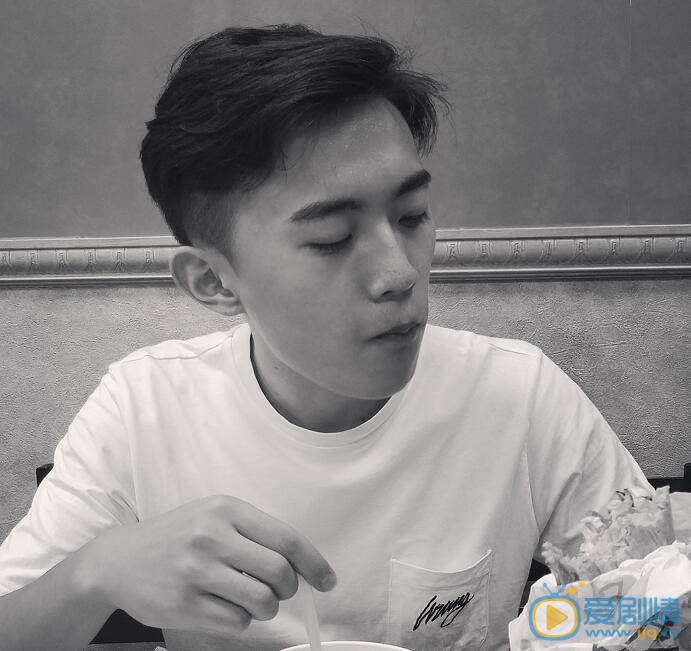 邵如一生活照 邵如一高清写真_邵如一高清剧照