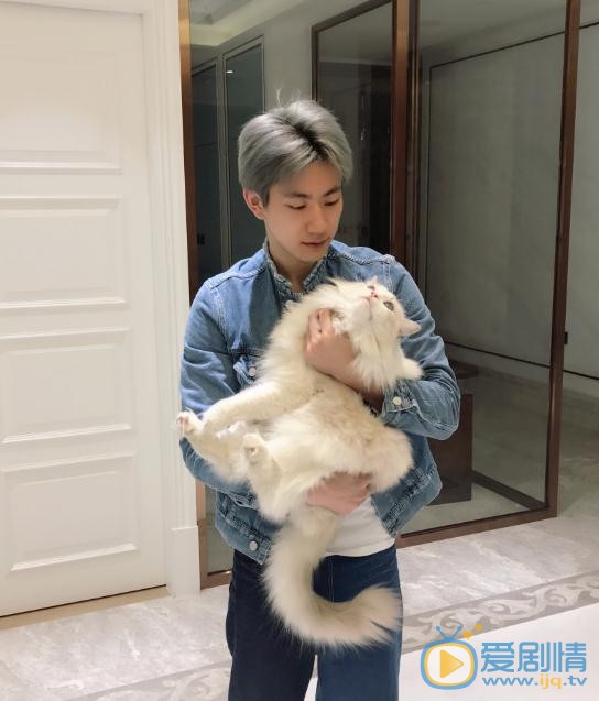 吕鹏生活照 吕鹏高清写真_吕鹏高清剧照