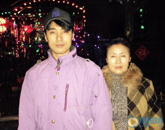 张钧涵与人合照 张钧涵高清写真_张钧涵高清剧照