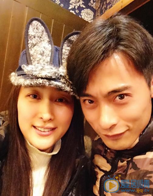 张钧涵与人合照 张钧涵高清写真_张钧涵高清剧照