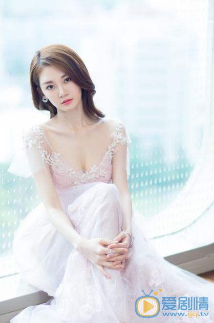 苗苗《芳华》宣传照 苗苗高清写真_苗苗高清剧照