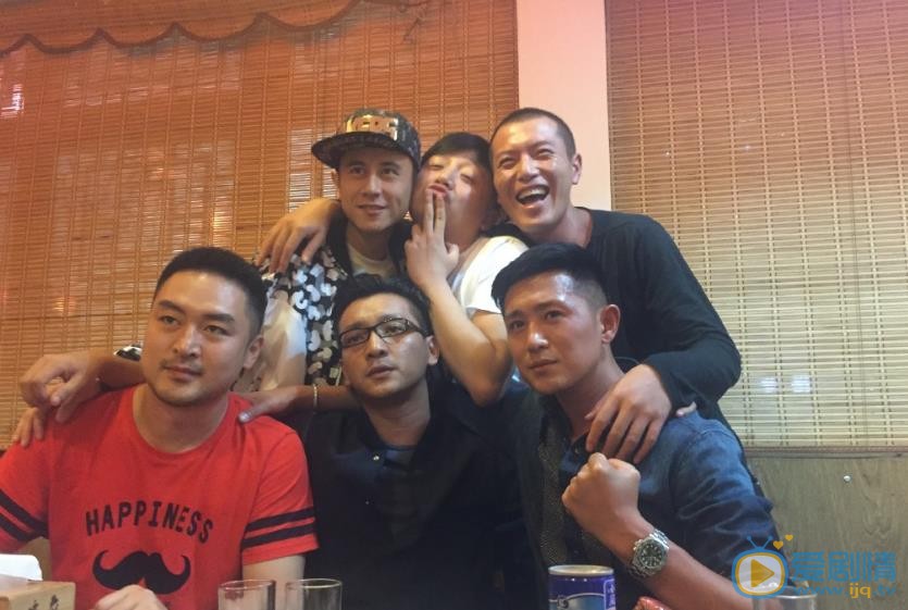 王靖云同学合照 王靖云高清写真_王靖云高清剧照