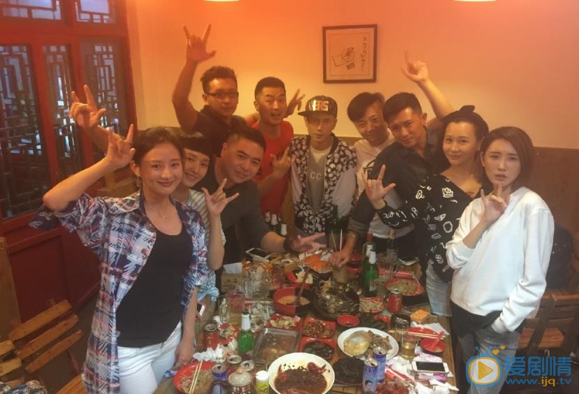王靖云同学合照 王靖云高清写真_王靖云高清剧照