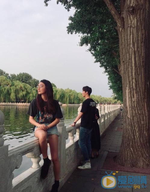 刘承羽与明星合照 刘承羽高清写真_刘承羽高清剧照
