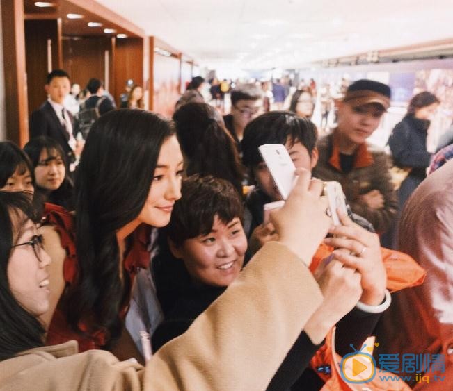 刘承羽与明星合照 刘承羽高清写真_刘承羽高清剧照