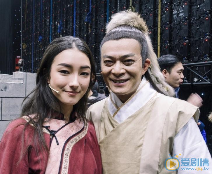 刘承羽与明星合照 刘承羽高清写真_刘承羽高清剧照