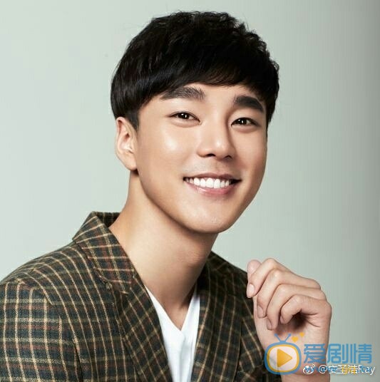 安圣浩帅气写真 安圣浩高清写真_安圣浩高清剧照