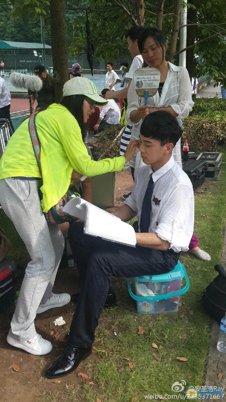 安圣浩片场照 安圣浩高清写真_安圣浩高清剧照