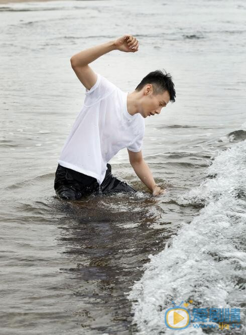 李荣浩MV写真 李荣浩高清写真_李荣浩高清剧照