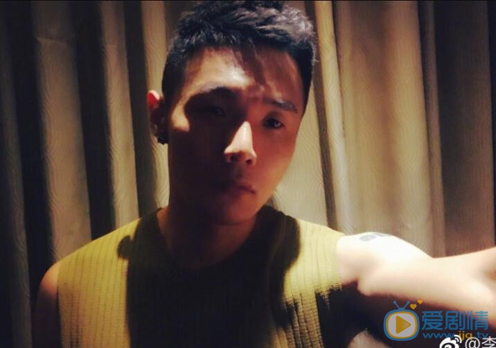 李荣浩生活照 李荣浩高清写真_李荣浩高清剧照