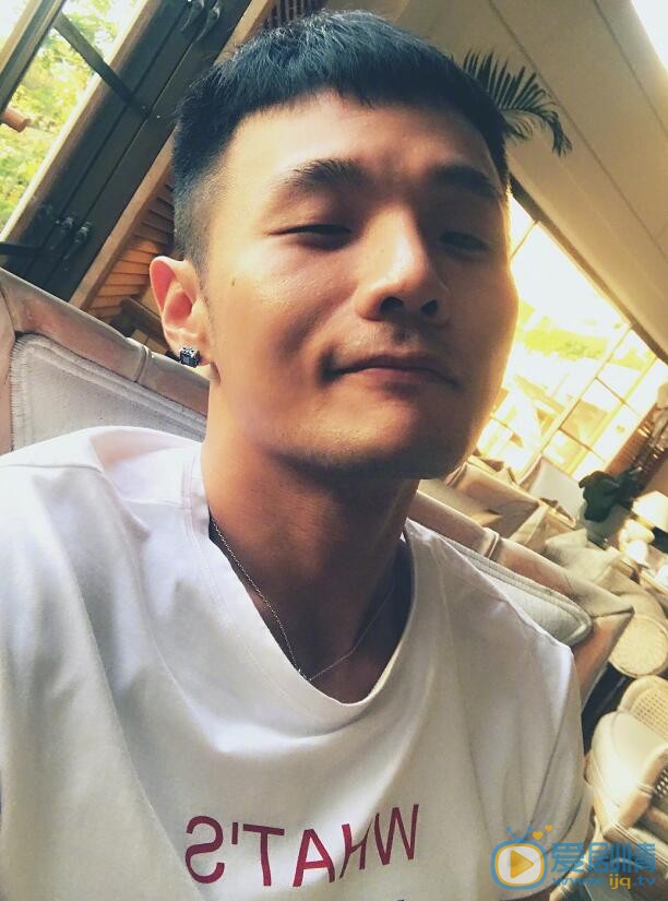 李荣浩生活照 李荣浩高清写真_李荣浩高清剧照