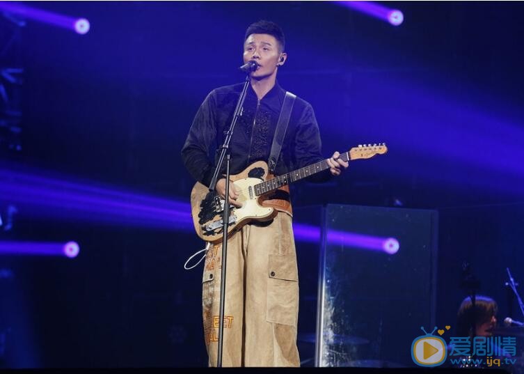 李荣浩演出照 李荣浩高清写真_李荣浩高清剧照