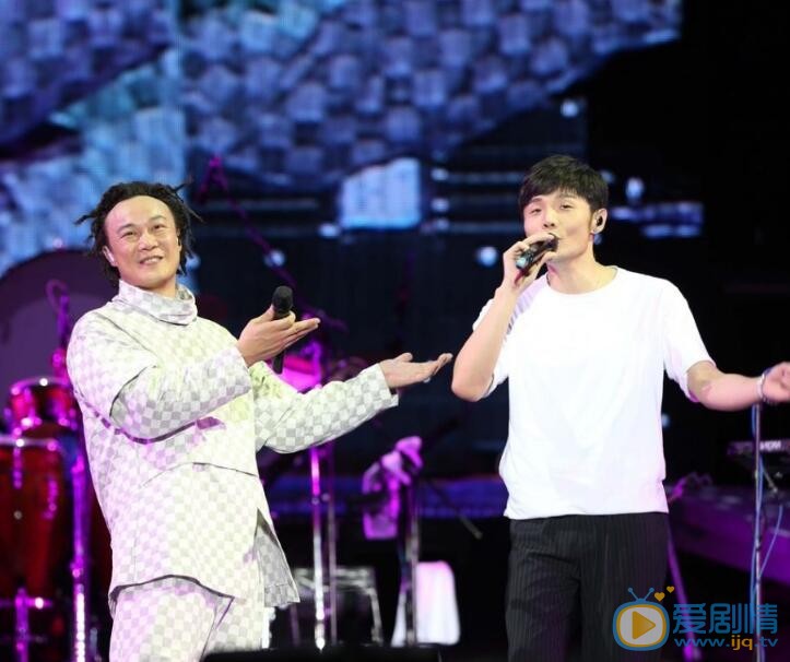 李荣浩演出照 李荣浩高清写真_李荣浩高清剧照
