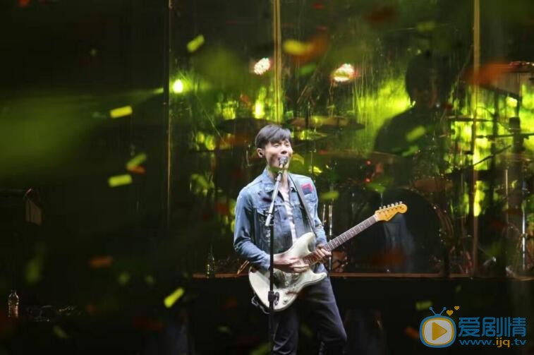 李荣浩演出照 李荣浩高清写真_李荣浩高清剧照