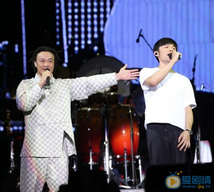 李荣浩演出照 李荣浩高清写真_李荣浩高清剧照