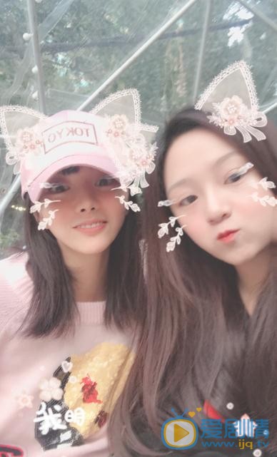 赵艺涵与人合照 赵艺涵高清写真_赵艺涵高清剧照