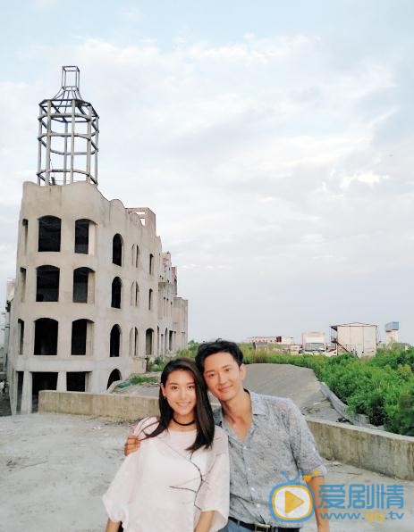 王嘉宁与人合照 王嘉宁高清写真_王嘉宁高清剧照