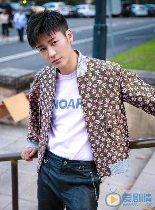 王嘉街拍写真 王嘉高清写真_王嘉高清剧照